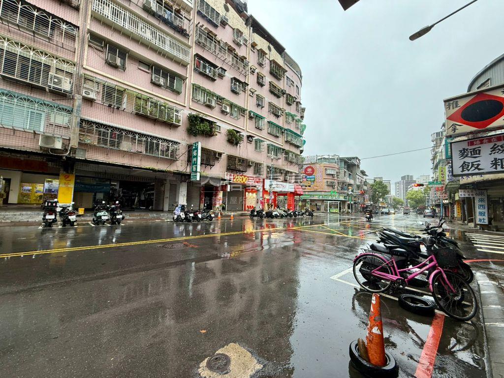 全室裝潢住辦店面三角窗房屋室內格局與周邊環境