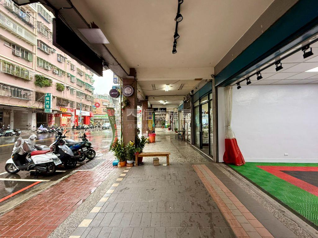 全室裝潢住辦店面三角窗房屋室內格局與周邊環境