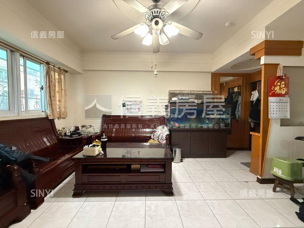 易立購邊間採光四房車位房屋室內格局與周邊環境