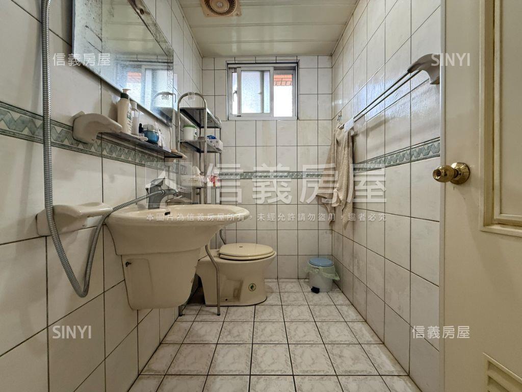 易立購邊間採光四房車位房屋室內格局與周邊環境