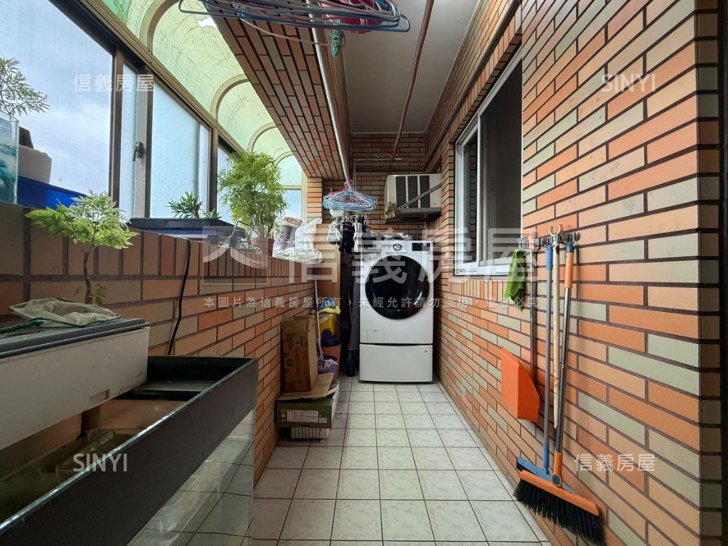 易立購邊間採光四房車位房屋室內格局與周邊環境