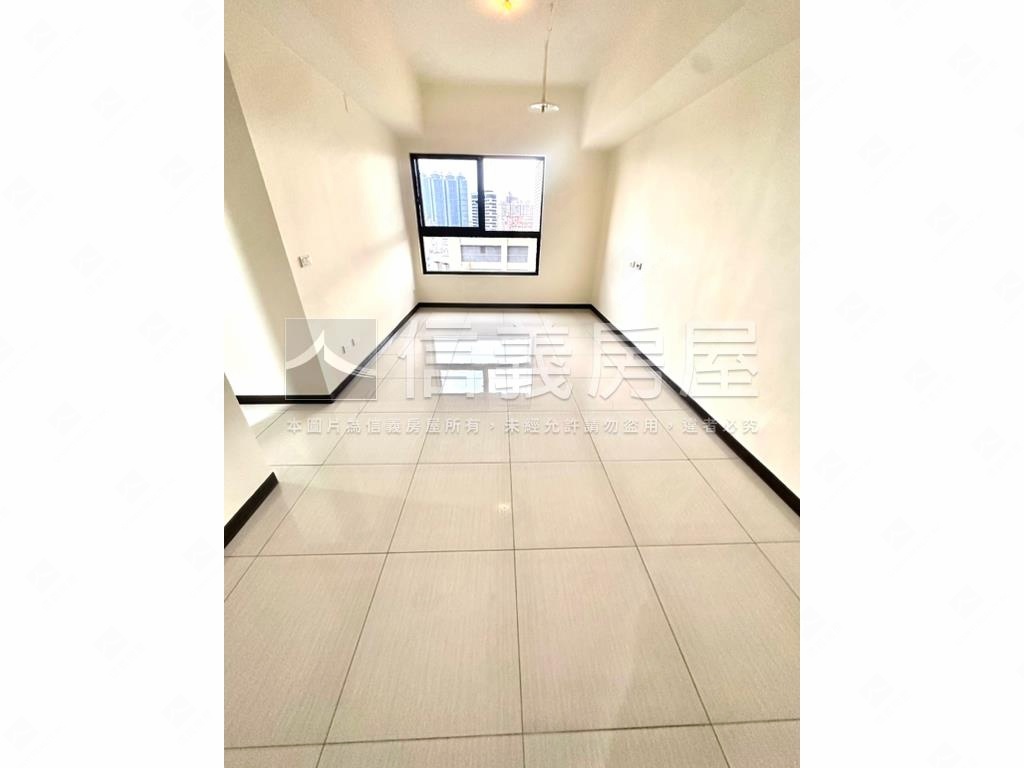 英倫公園面北景觀三房車位房屋室內格局與周邊環境