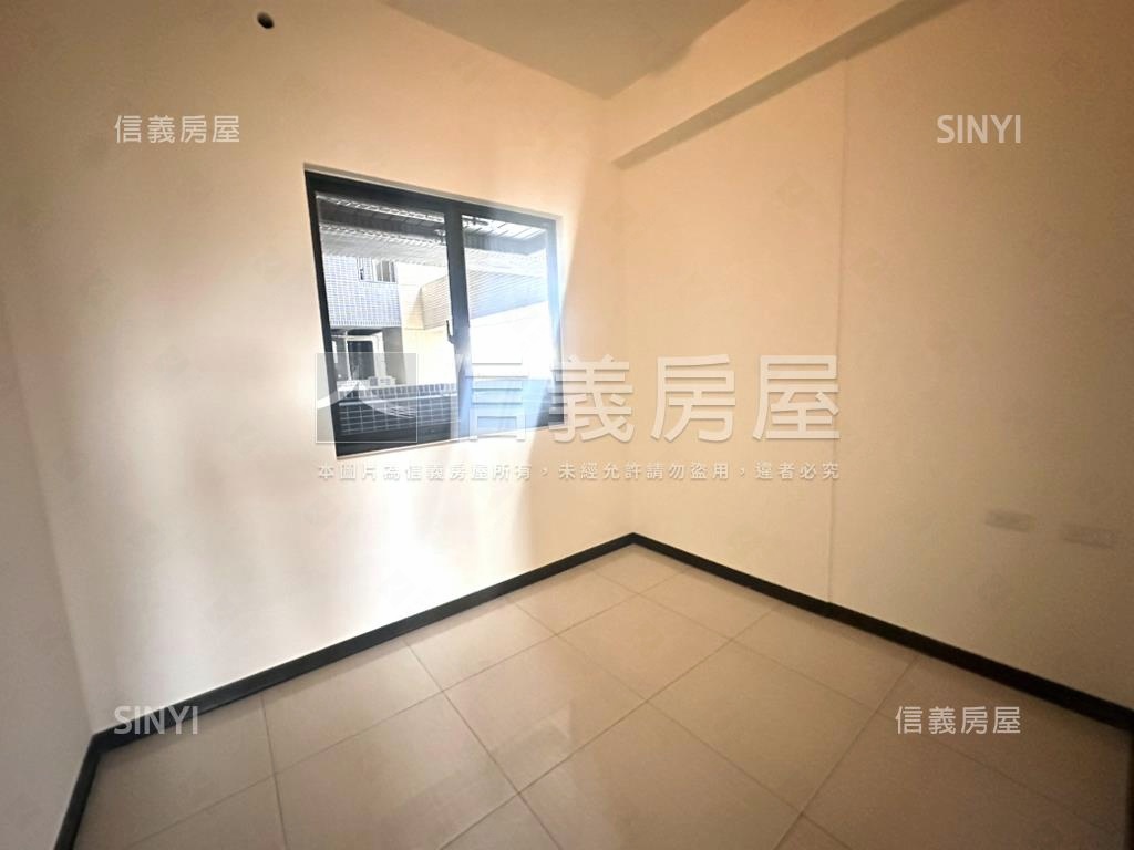 英倫公園面北景觀三房車位房屋室內格局與周邊環境