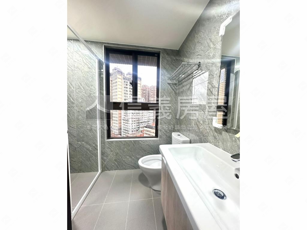 英倫公園面北景觀三房車位房屋室內格局與周邊環境