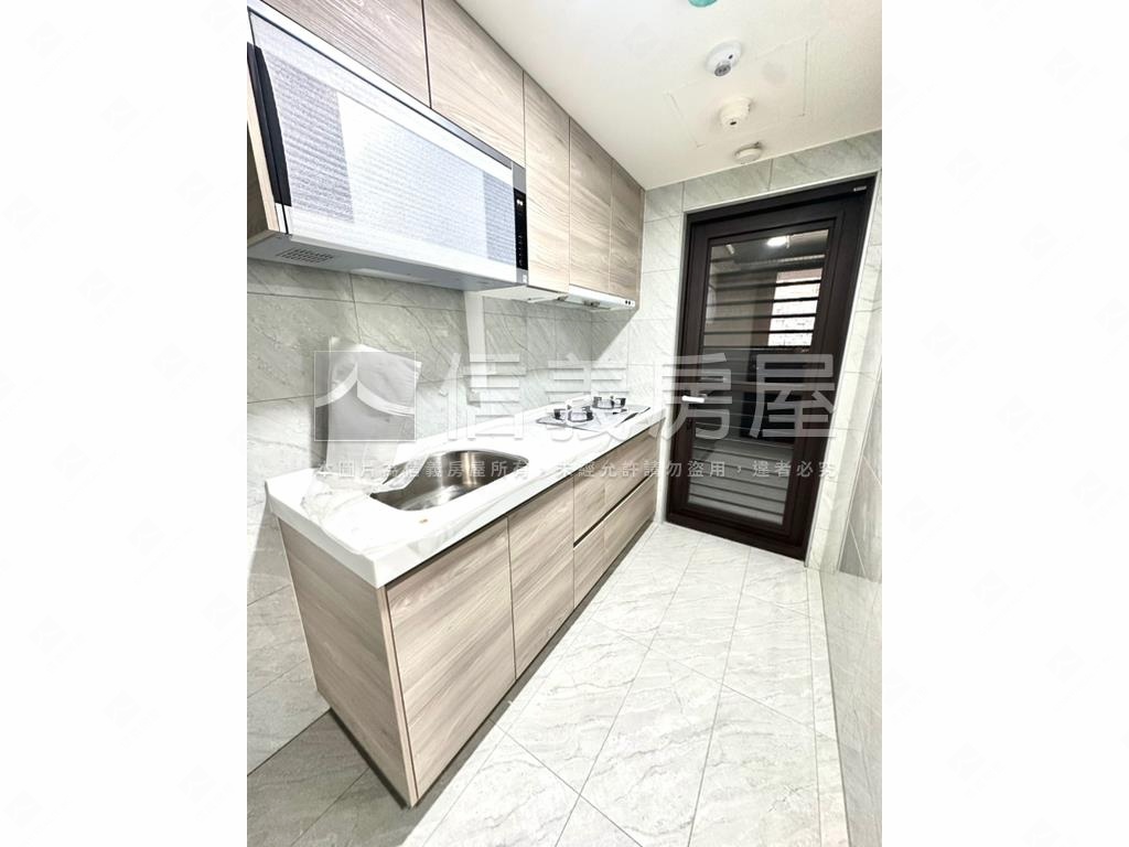 英倫公園面北景觀三房車位房屋室內格局與周邊環境