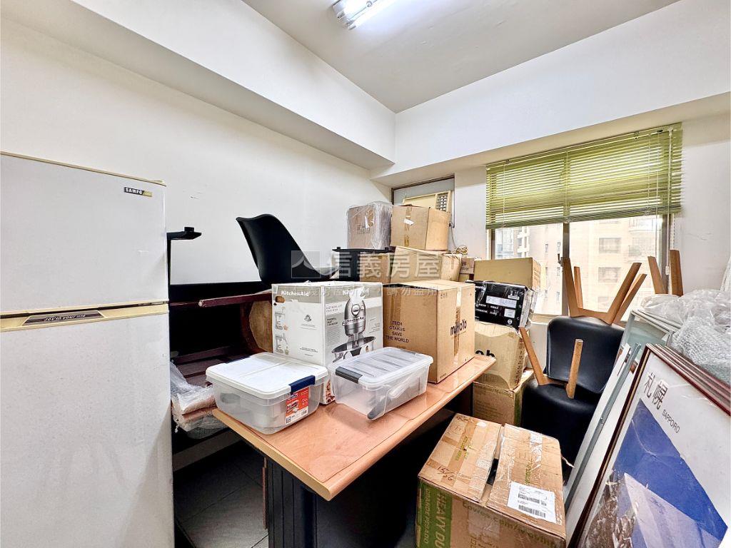 巨蛋全誠三房平車房屋室內格局與周邊環境