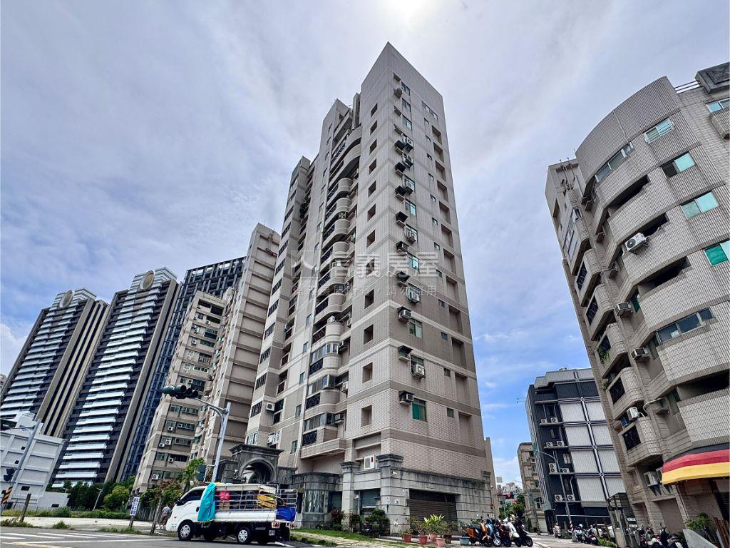 巨蛋全誠三房平車房屋室內格局與周邊環境