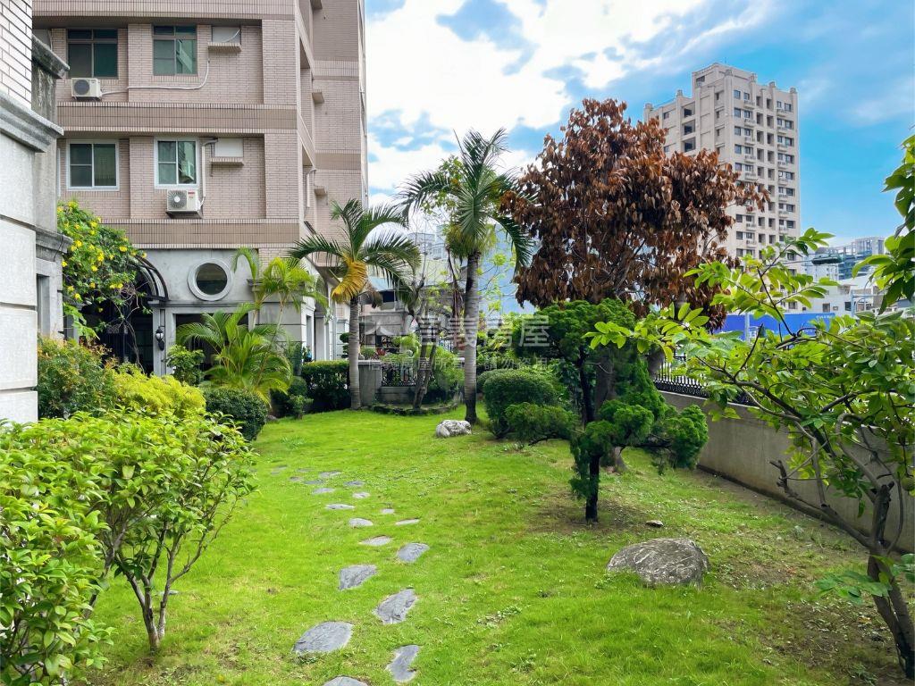 巨蛋全誠三房平車房屋室內格局與周邊環境
