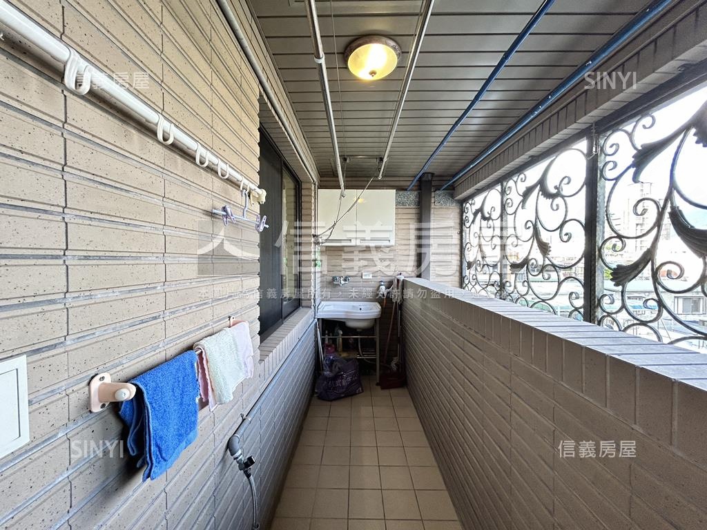明德捷運同社區兩戶房屋室內格局與周邊環境