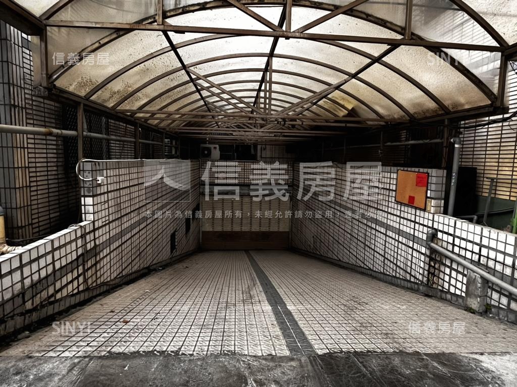 獨立產權車位出售房屋室內格局與周邊環境