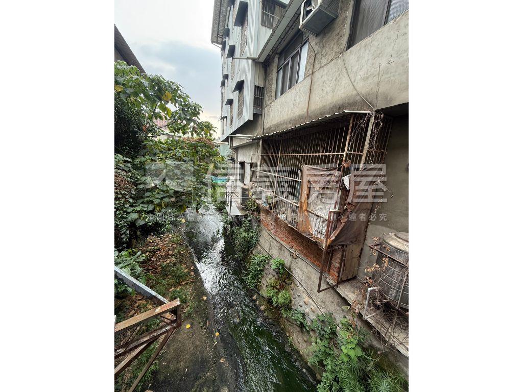 東區大大透天房屋室內格局與周邊環境