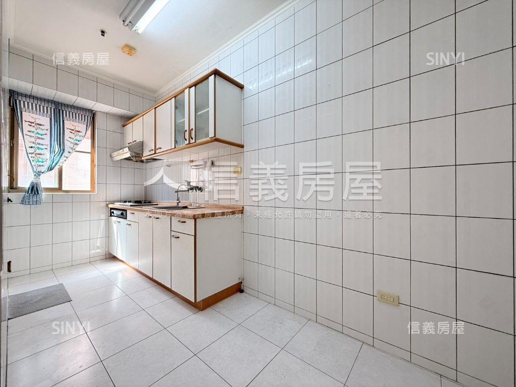 河堤陽台進出平車房屋室內格局與周邊環境