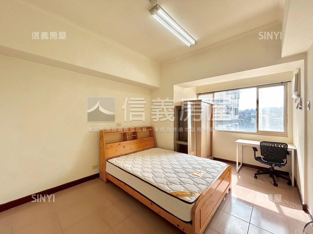 鴻儒天下三房稀有平面車位房屋室內格局與周邊環境