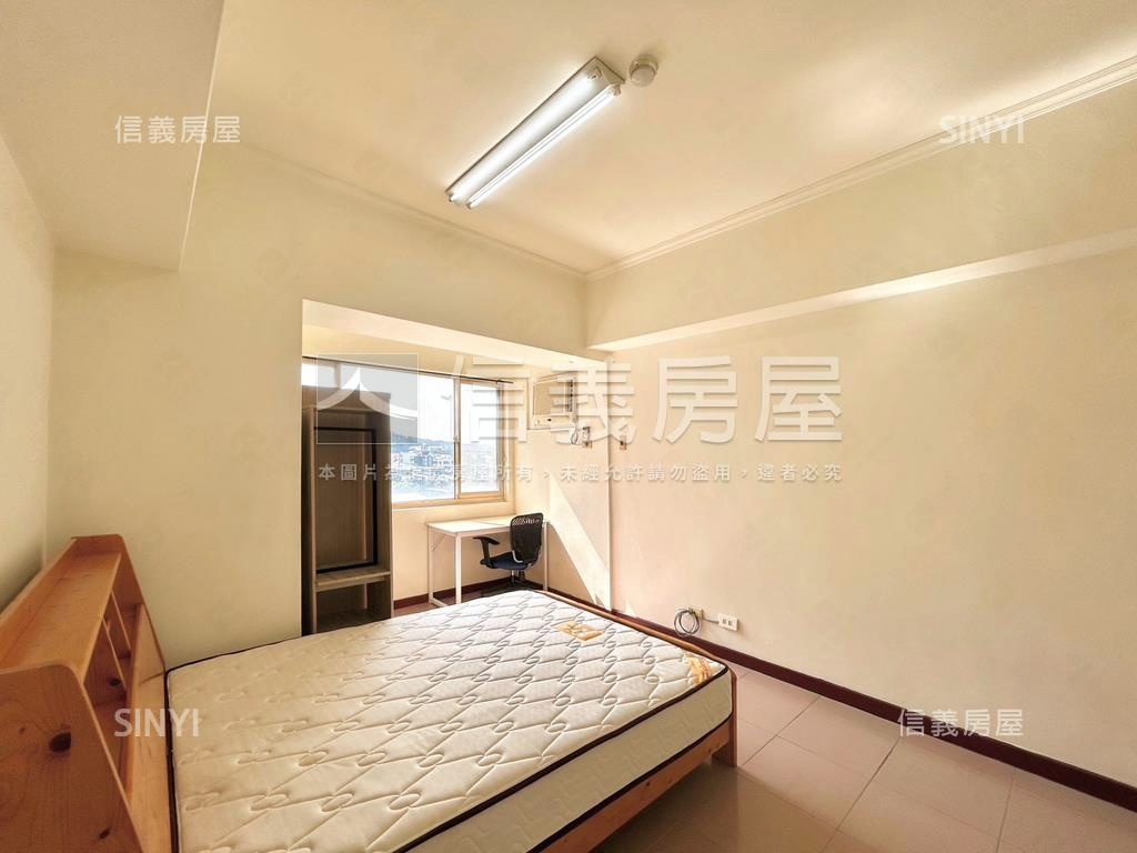 鴻儒天下三房稀有平面車位房屋室內格局與周邊環境