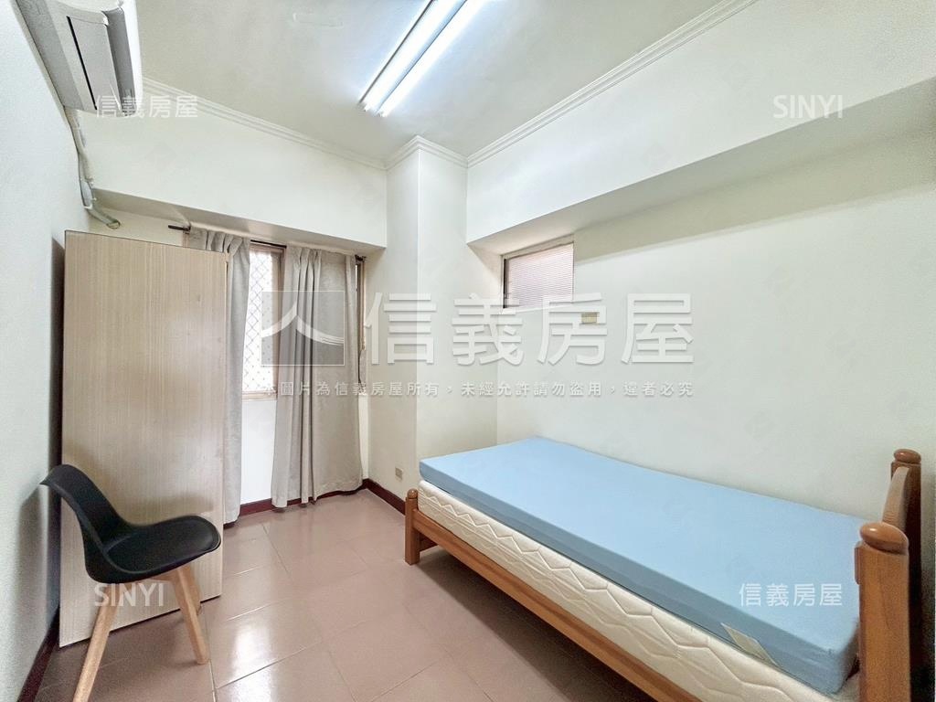 鴻儒天下三房稀有平面車位房屋室內格局與周邊環境