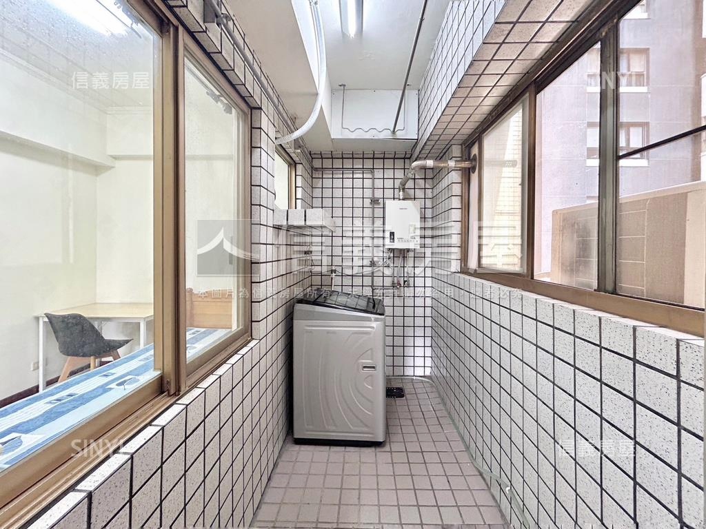 鴻儒天下三房稀有平面車位房屋室內格局與周邊環境