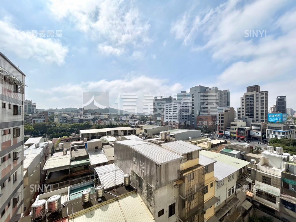 鴻儒天下三房稀有平面車位房屋室內格局與周邊環境