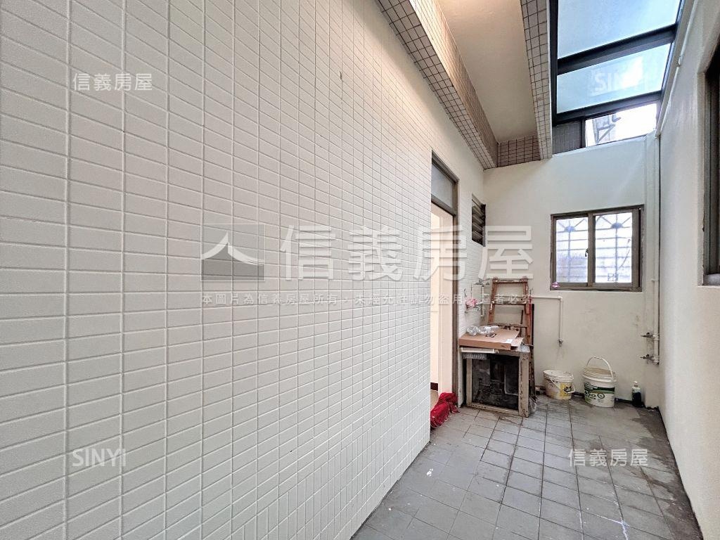 七期大面寬臨路別墅房屋室內格局與周邊環境