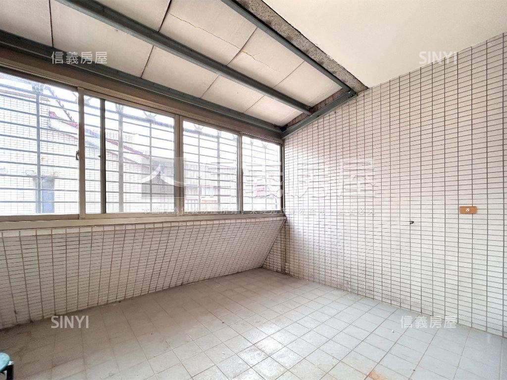 七期大面寬臨路別墅房屋室內格局與周邊環境