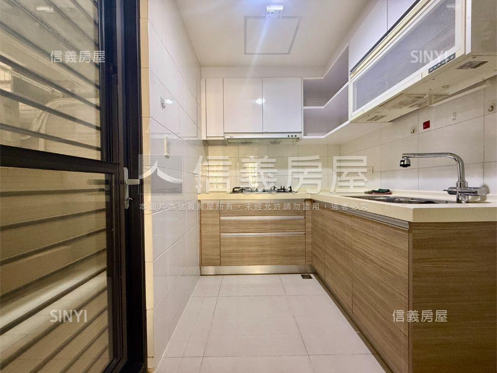 ｉＰａｒｋ三房平車房屋室內格局與周邊環境