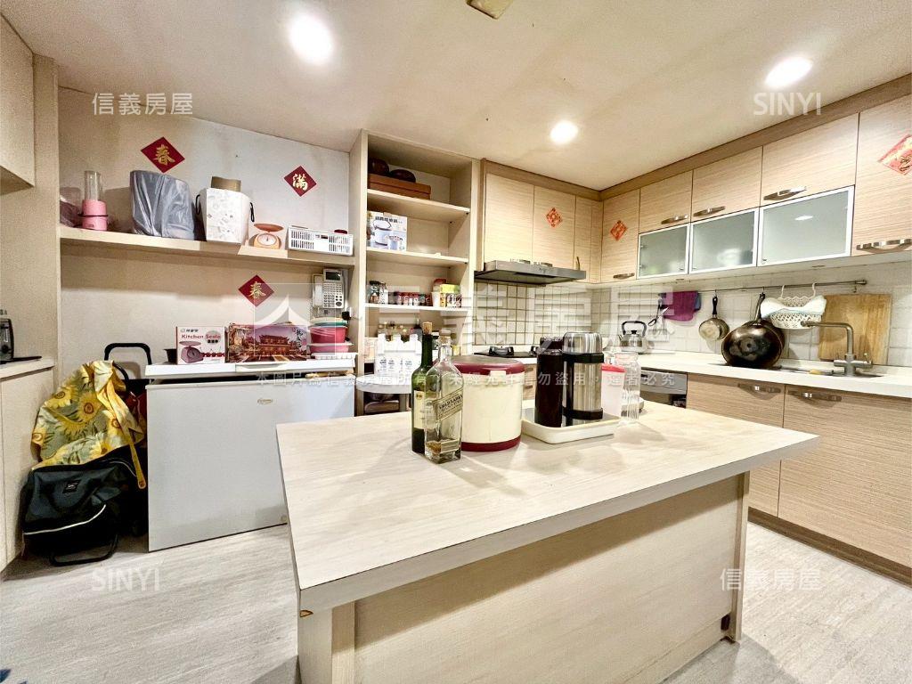 俯瞰澄清湖大兩房度假宅房屋室內格局與周邊環境