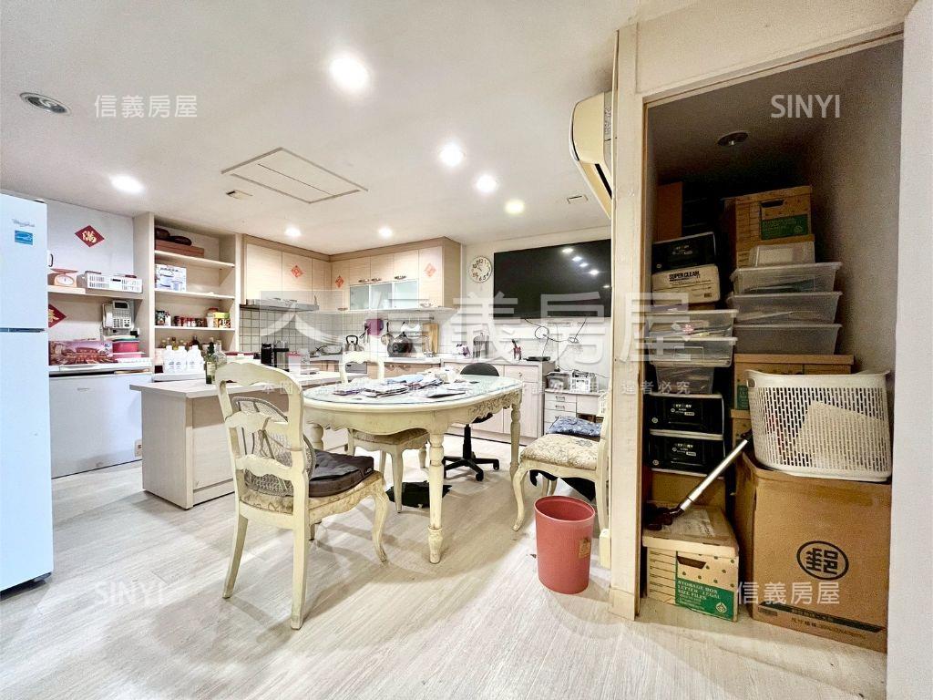 俯瞰澄清湖大兩房度假宅房屋室內格局與周邊環境