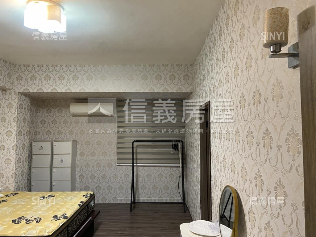 捷運旁美麗二樓大空間房屋室內格局與周邊環境