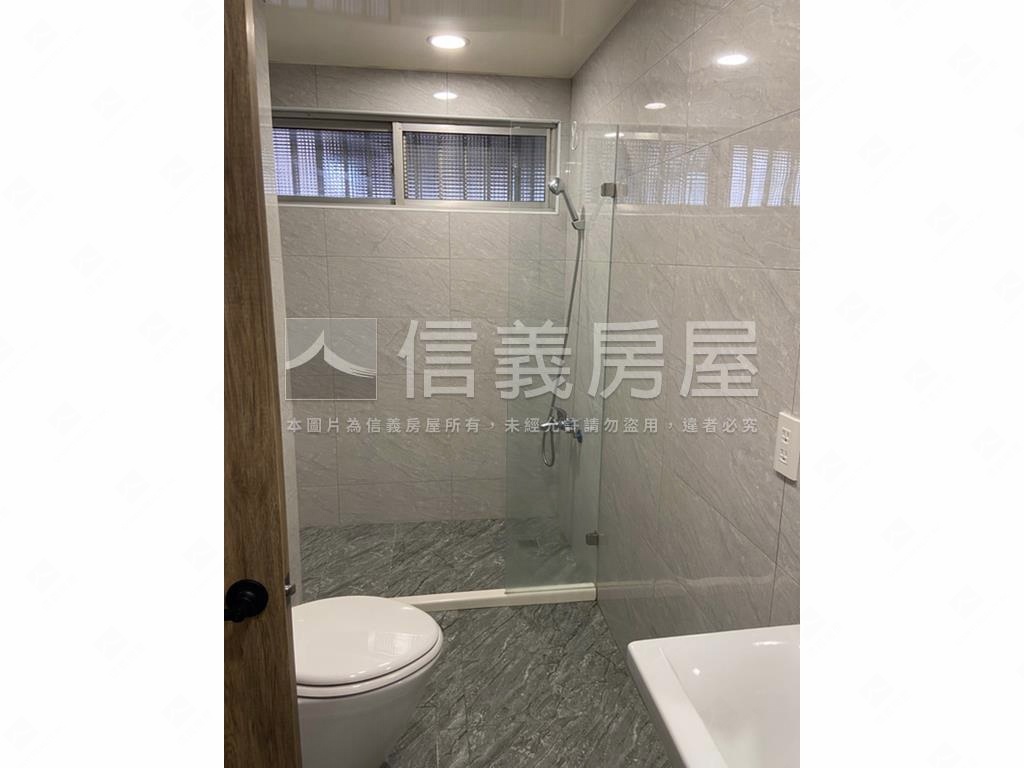 捷運旁美麗二樓大空間房屋室內格局與周邊環境
