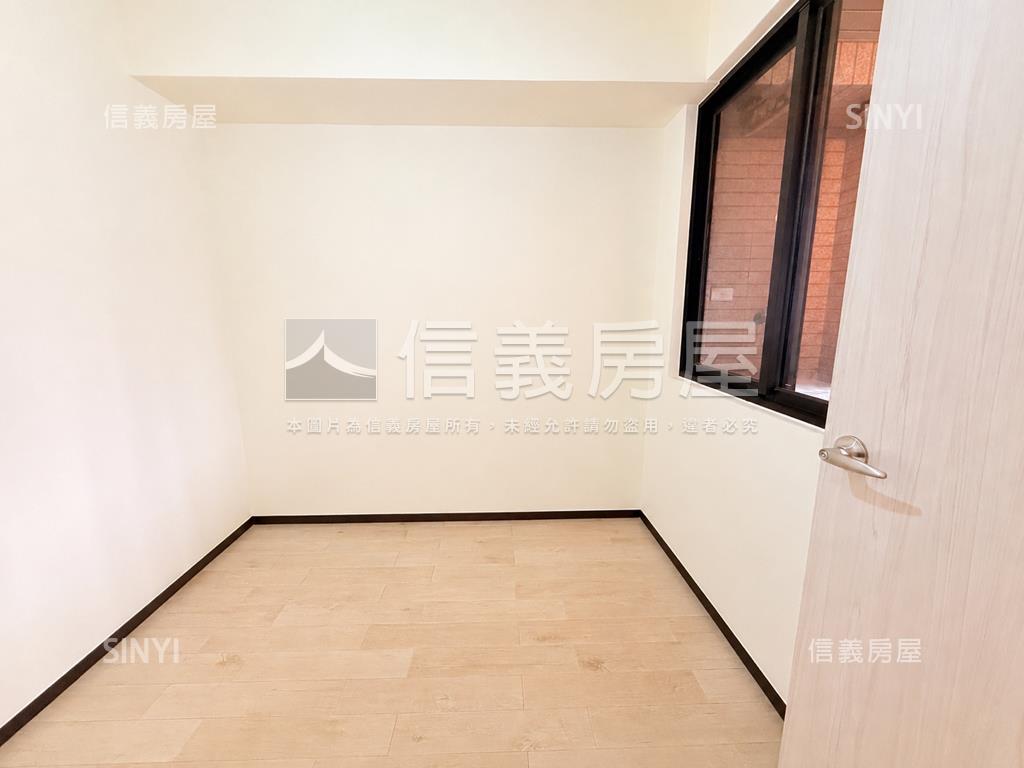 高鐵邊間全新三房大平車讚房屋室內格局與周邊環境