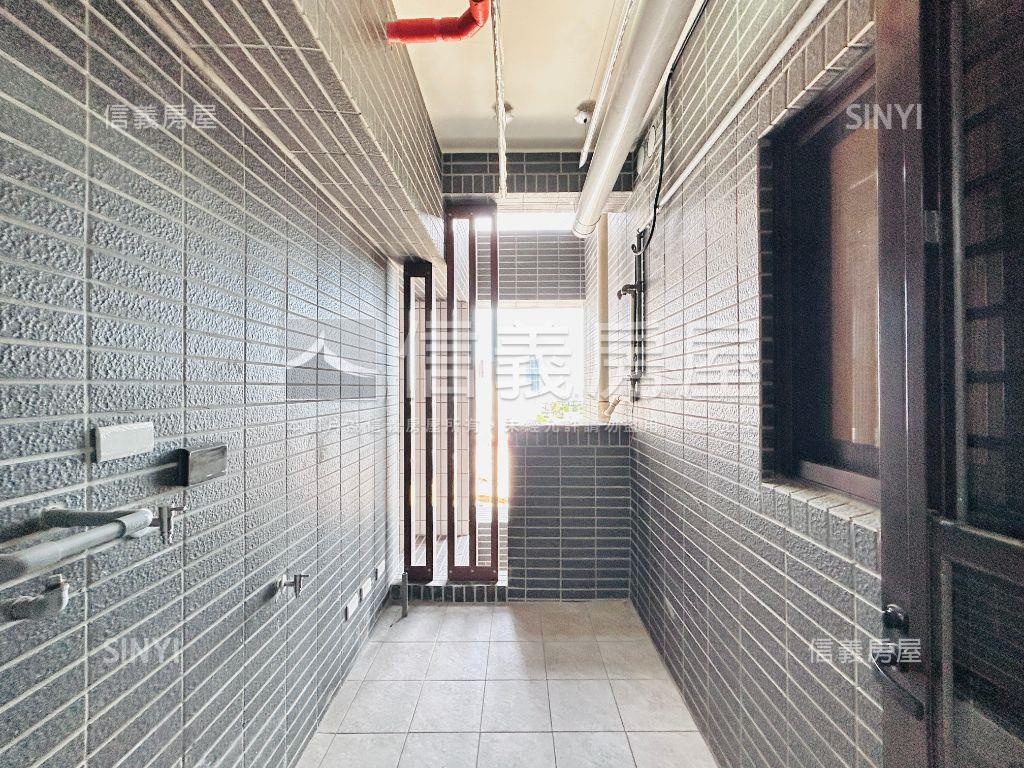 家田富筑埤塘景觀四房車位房屋室內格局與周邊環境