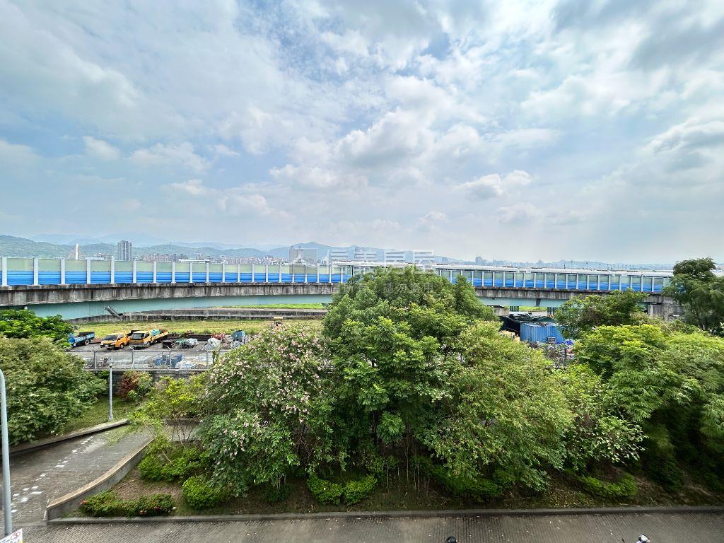 民族東路新婚家庭三房房屋室內格局與周邊環境