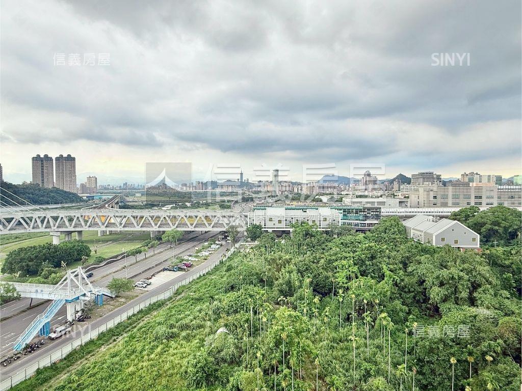 波爾多景觀近捷運高樓２房房屋室內格局與周邊環境
