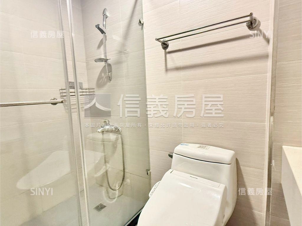 波爾多景觀近捷運高樓２房房屋室內格局與周邊環境