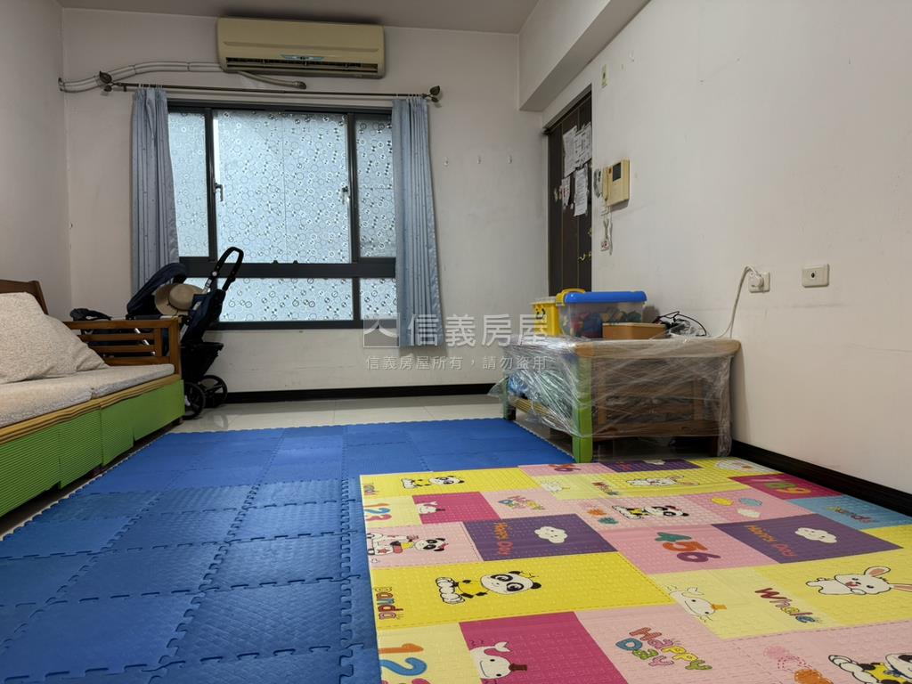 崇倫國中旁震後藏韻三房房屋室內格局與周邊環境