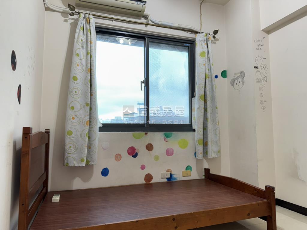 崇倫國中旁震後藏韻三房房屋室內格局與周邊環境