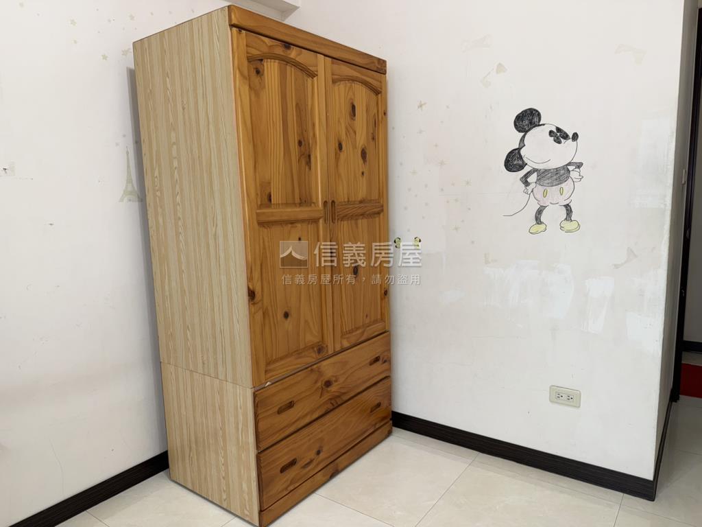 崇倫國中旁震後藏韻三房房屋室內格局與周邊環境