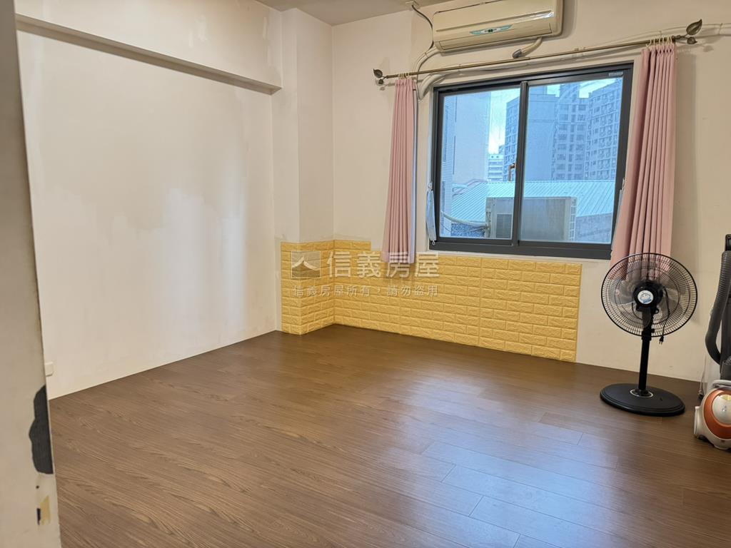 崇倫國中旁震後藏韻三房房屋室內格局與周邊環境