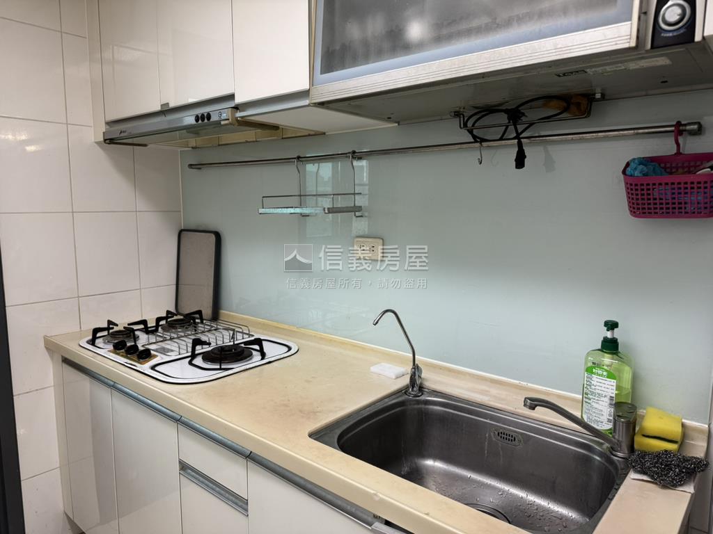 崇倫國中旁震後藏韻三房房屋室內格局與周邊環境