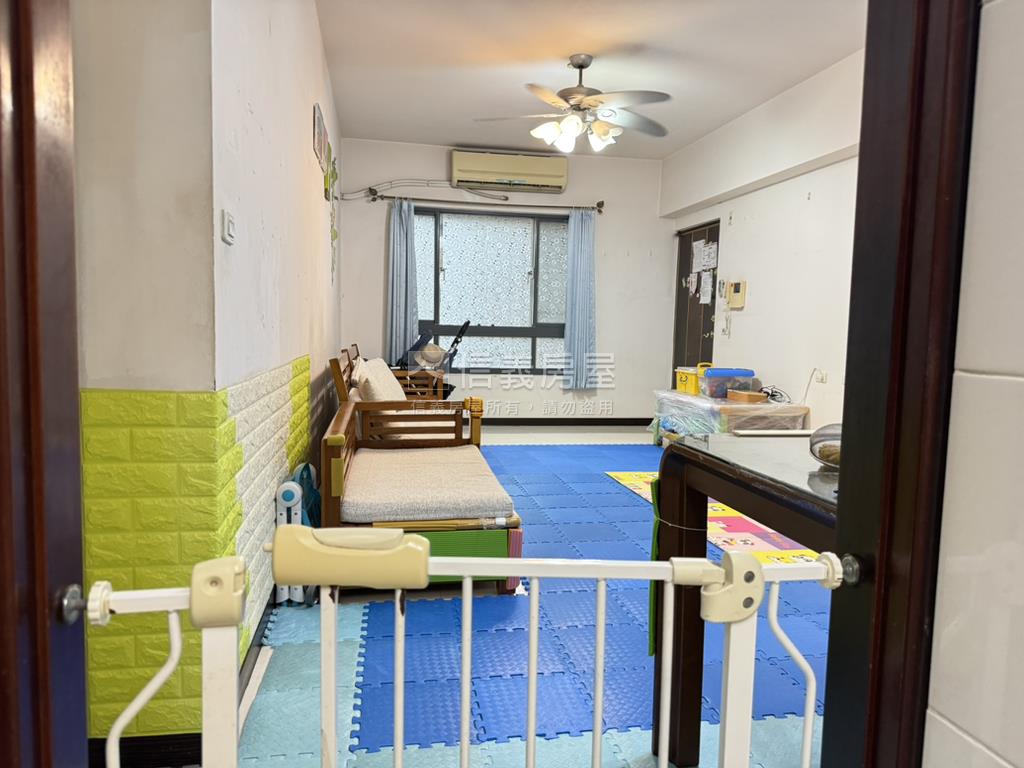 崇倫國中旁震後藏韻三房房屋室內格局與周邊環境