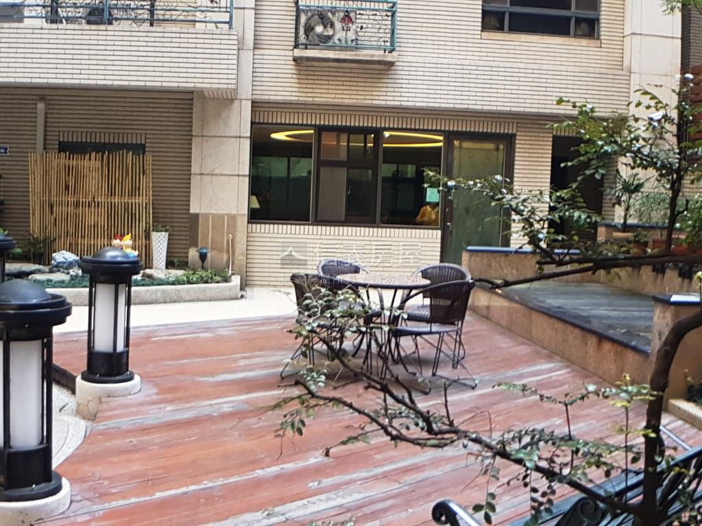 崇倫國中旁震後藏韻三房房屋室內格局與周邊環境