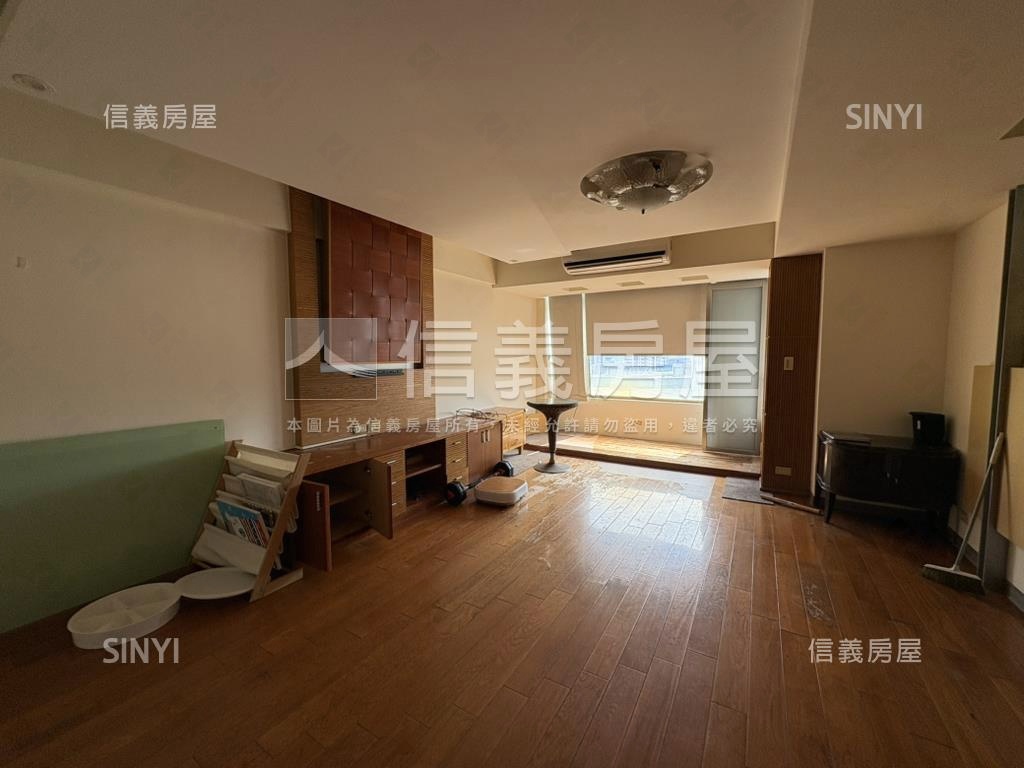 餘園大空間頂樓戶房屋室內格局與周邊環境