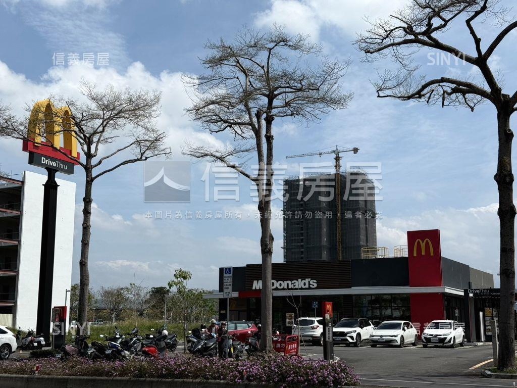 林鼎樸御四房雙平面車位讚房屋室內格局與周邊環境