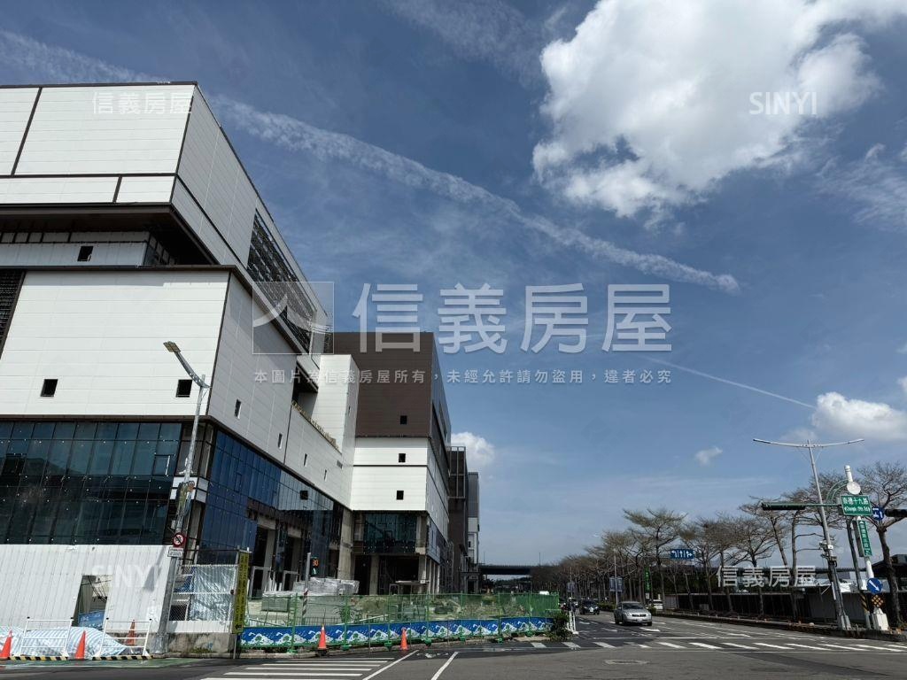 林鼎樸御四房雙平面車位讚房屋室內格局與周邊環境