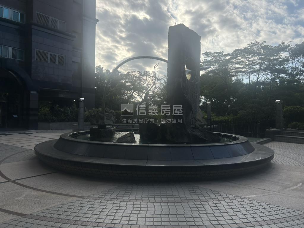 象山捷運平面大車位房屋室內格局與周邊環境