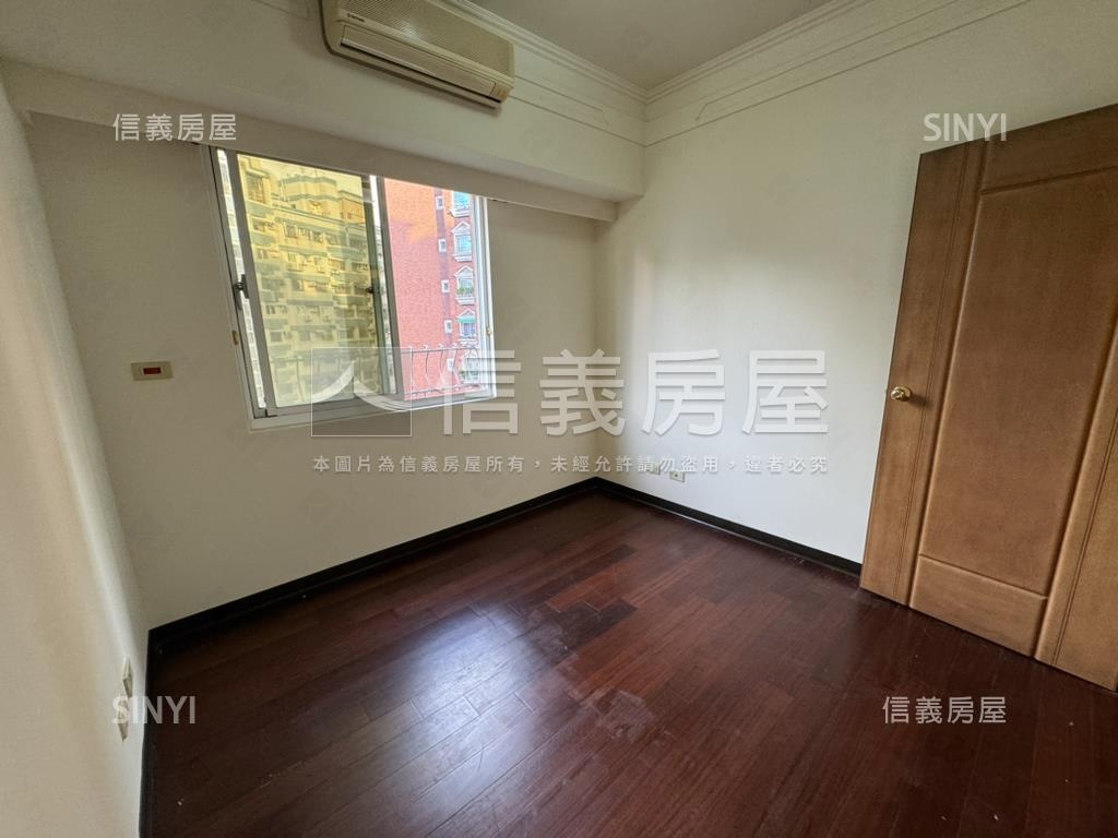 狀元帝寶美麗三房車位房屋室內格局與周邊環境