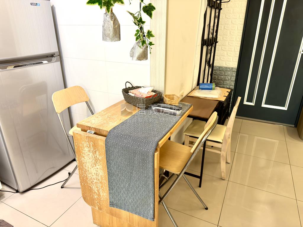 天際套房有車位房屋室內格局與周邊環境