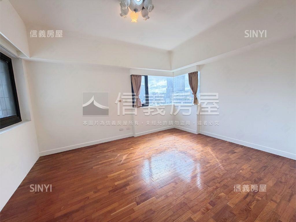 羅曼羅蘭高樓四房平面車房屋室內格局與周邊環境