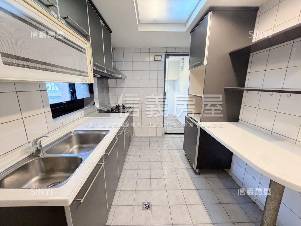 羅曼羅蘭高樓四房平面車房屋室內格局與周邊環境