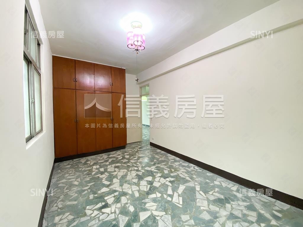 三面採光三房寓邸房屋室內格局與周邊環境