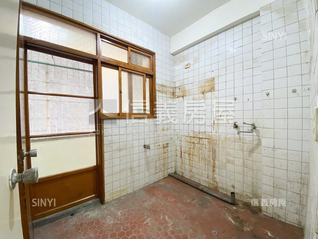三面採光三房寓邸房屋室內格局與周邊環境